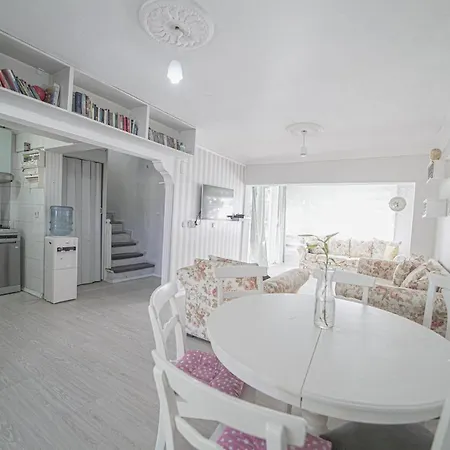 Gorgeous House With Garden * Kargı