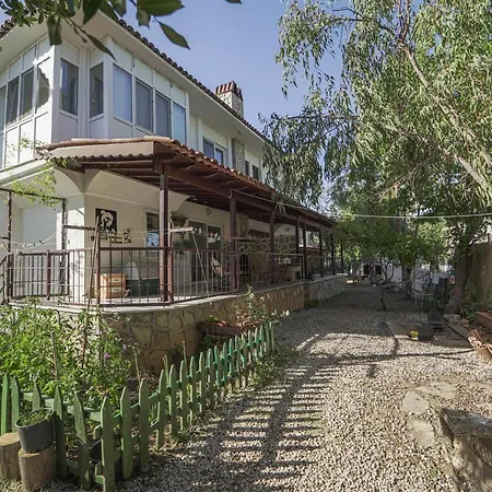 Gorgeous House With Garden Vakantiehuis *