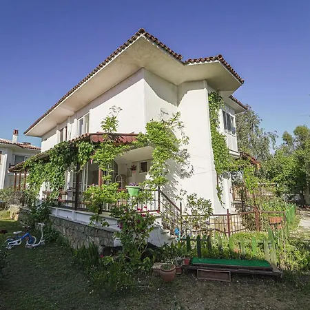 Nyaraló Gorgeous House With Garden Kargı